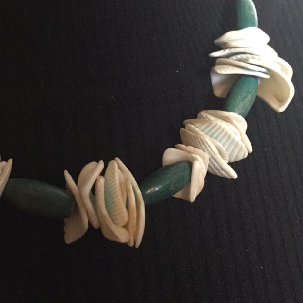 Bohemian Jewelry Natural Stones & Shell Necklace 18" long - Picture 7 of 7
